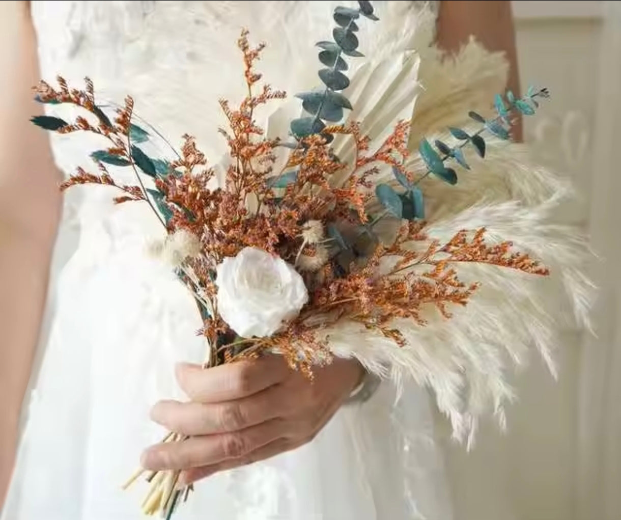 Timeless Romance: Dried Flower Bridal Bouquet with Pampas Grass