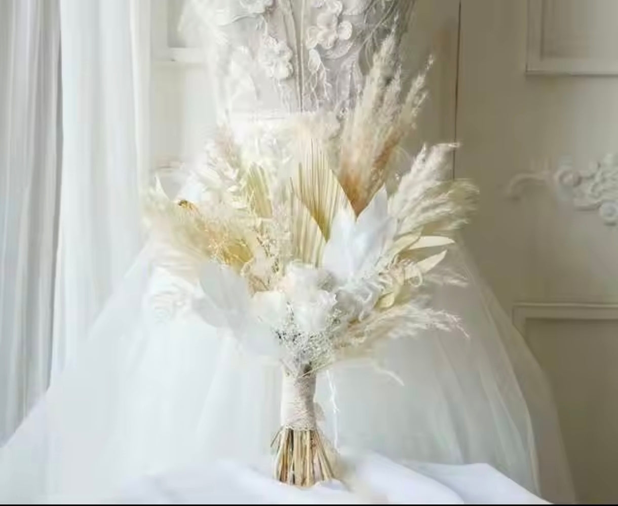 Timeless Romance: Dried Flower Bridal Bouquet with Pampas Grass