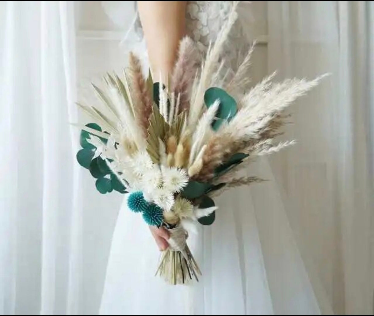 Timeless Romance: Dried Flower Bridal Bouquet with Pampas Grass