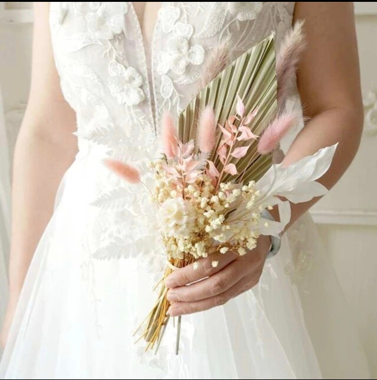 Timeless Romance: Dried Flower Bridal Bouquet with Pampas Grass